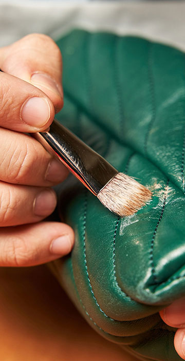 The Cobbler: Shoe Repair, Shoe Cleaning & Bag Repair